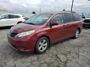  Salvage Toyota Sienna