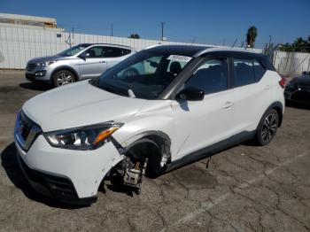  Salvage Nissan Kicks