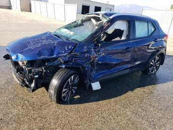  Salvage Nissan Kicks