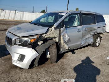  Salvage Kia Sedona