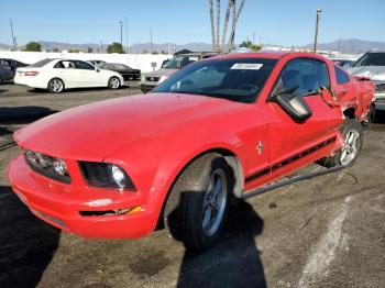  Salvage Ford Mustang