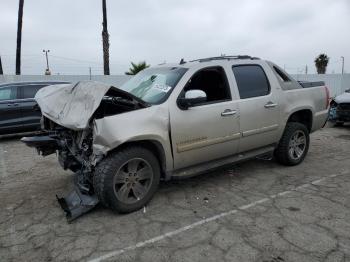  Salvage Chevrolet Avalanche