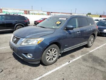  Salvage Nissan Pathfinder