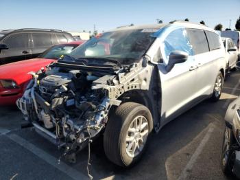  Salvage Chrysler Pacifica