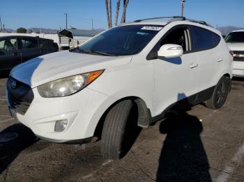  Salvage Hyundai TUCSON