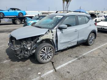  Salvage Nissan Kicks