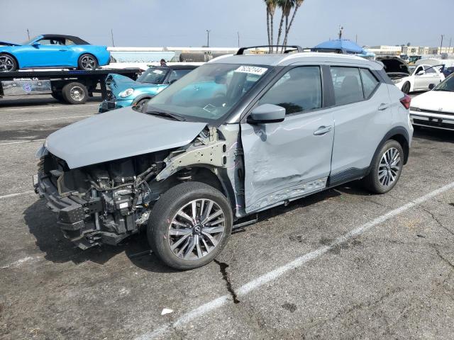  Salvage Nissan Kicks