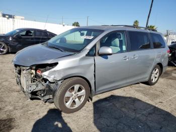  Salvage Toyota Sienna