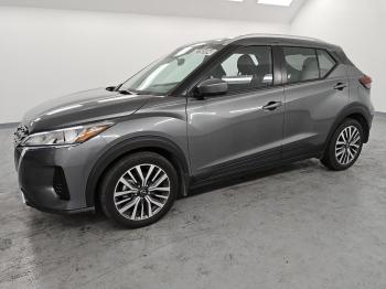  Salvage Nissan Kicks