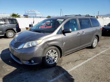  Salvage Toyota Sienna