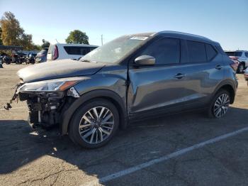  Salvage Nissan Kicks