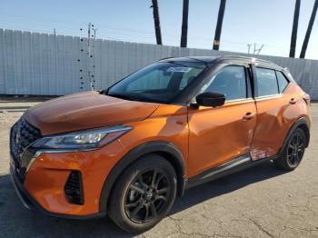  Salvage Nissan Kicks