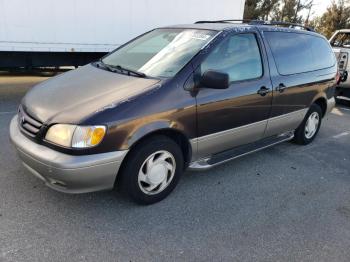  Salvage Toyota Sienna