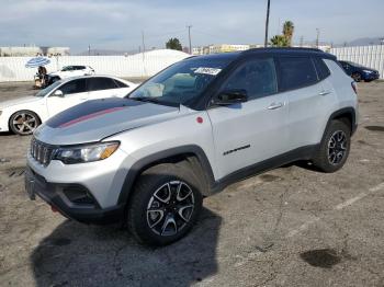  Salvage Jeep Compass