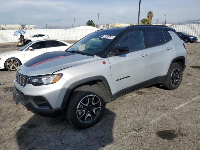  Salvage Jeep Compass