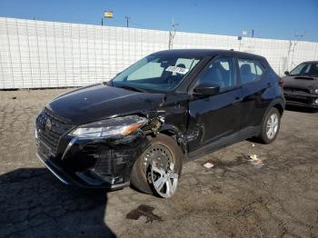  Salvage Nissan Kicks