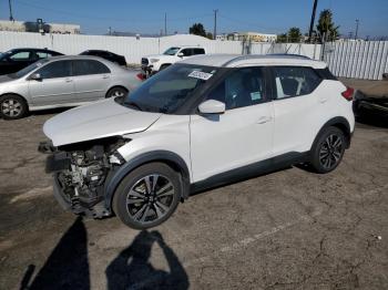  Salvage Nissan Kicks