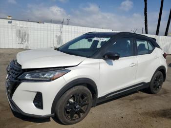  Salvage Nissan Kicks