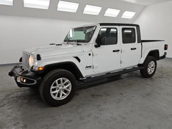  Salvage Jeep Gladiator