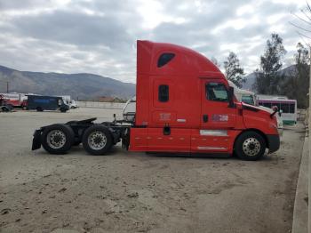  Salvage Freightliner Cascadia 1