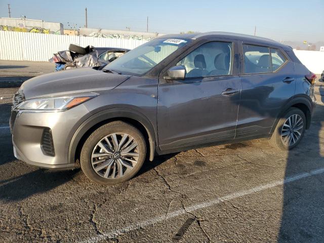  Salvage Nissan Kicks