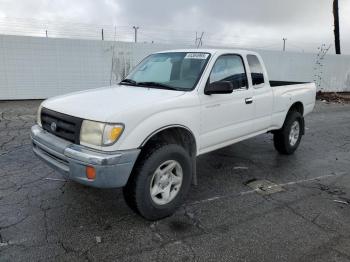  Salvage Toyota Tacoma