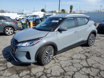  Salvage Nissan Kicks