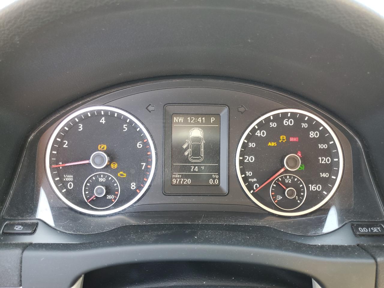 Volkswagen Tiguan S Image 9