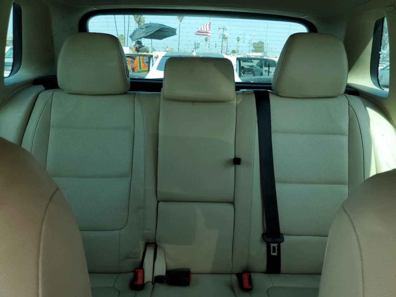 Volkswagen Tiguan S Image 3