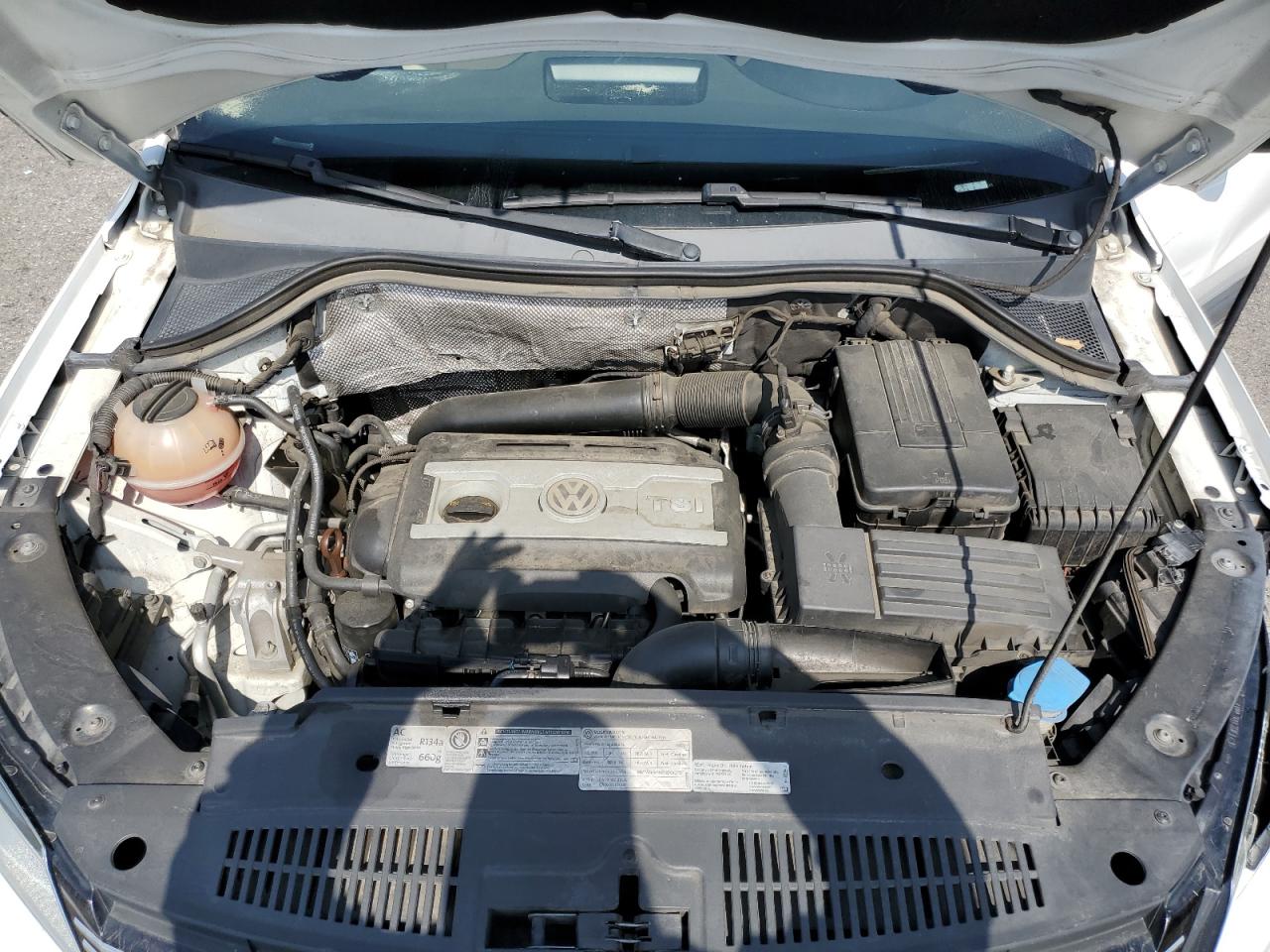 Volkswagen Tiguan S Image 12