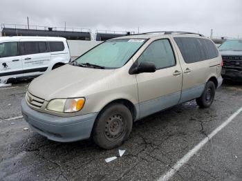  Salvage Toyota Sienna