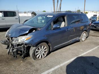  Salvage Toyota Sienna