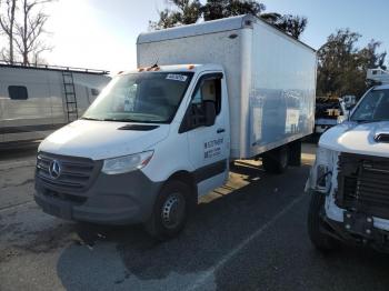  Salvage Mercedes-Benz Sprinter