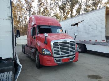  Salvage Freightliner Cascadia 1