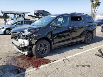  Salvage Toyota Sienna