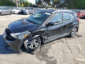  Salvage Nissan Kicks