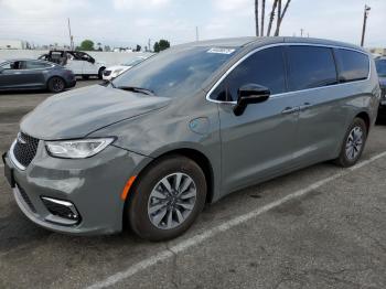  Salvage Chrysler Pacifica
