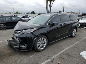  Salvage Toyota Sienna