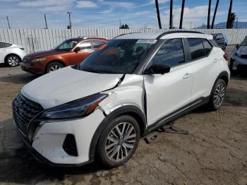  Salvage Nissan Kicks