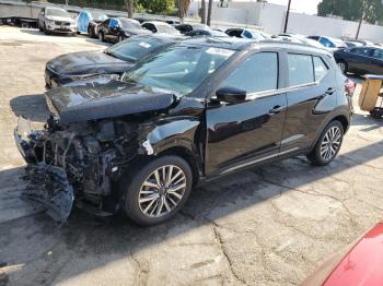  Salvage Nissan Kicks