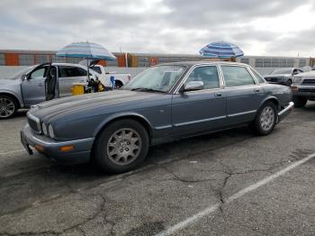  Salvage Jaguar Xj8