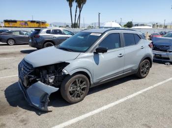  Salvage Nissan Kicks