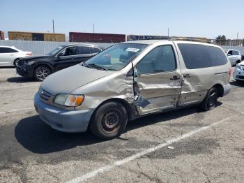  Salvage Toyota Sienna