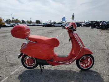  Salvage Vespa Elettrica
