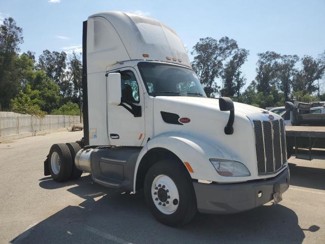  Salvage Peterbilt 579