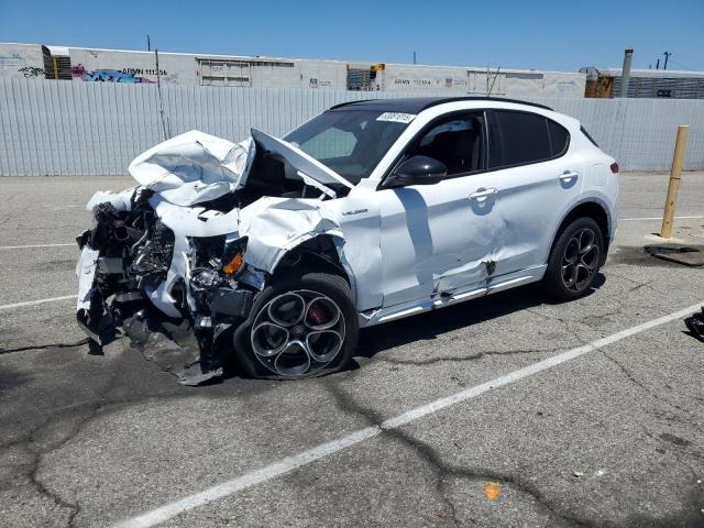  Salvage Alfa Romeo Stelvio