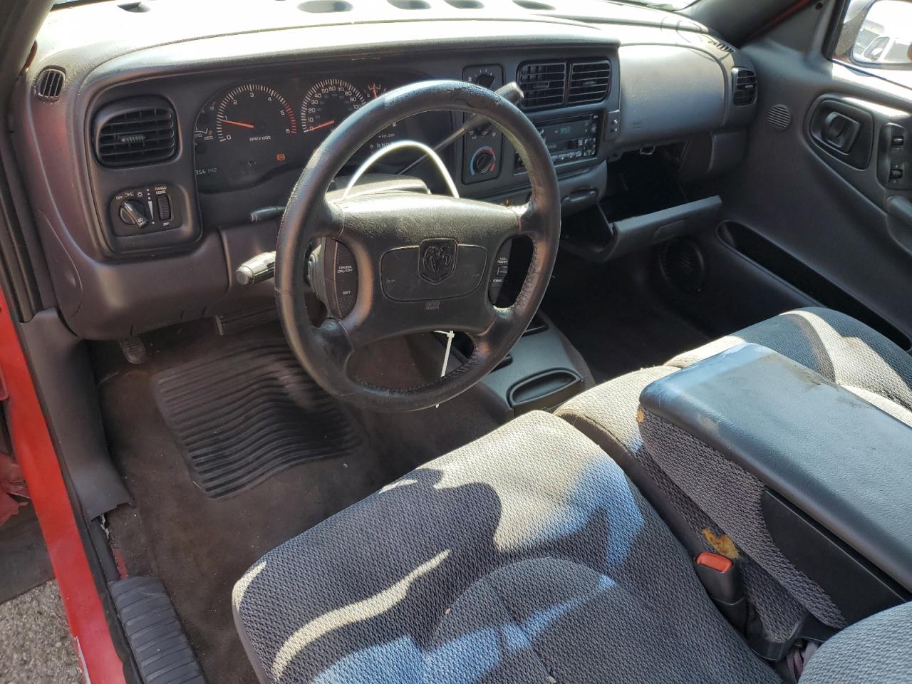 Dodge Dakota Image 10