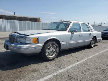  Salvage Lincoln Towncar