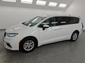  Salvage Chrysler Pacifica