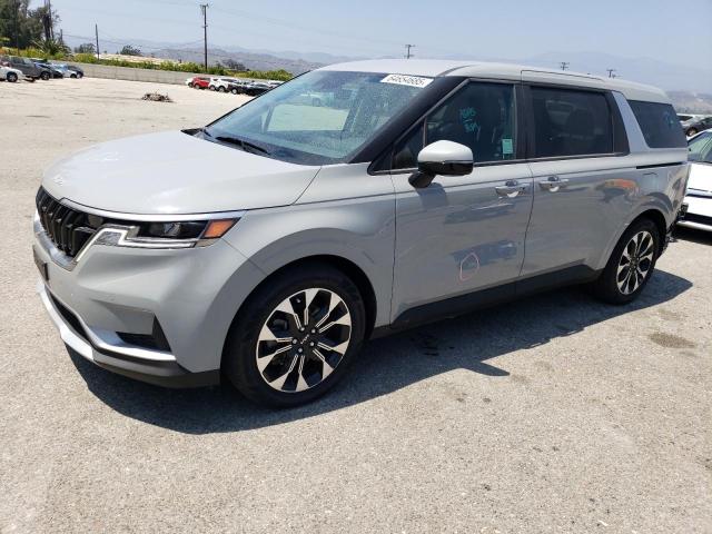  Salvage Kia Carnival